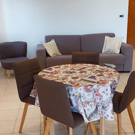 מאלי לוסיניי Adriana Apartment מראה חיצוני תמונה