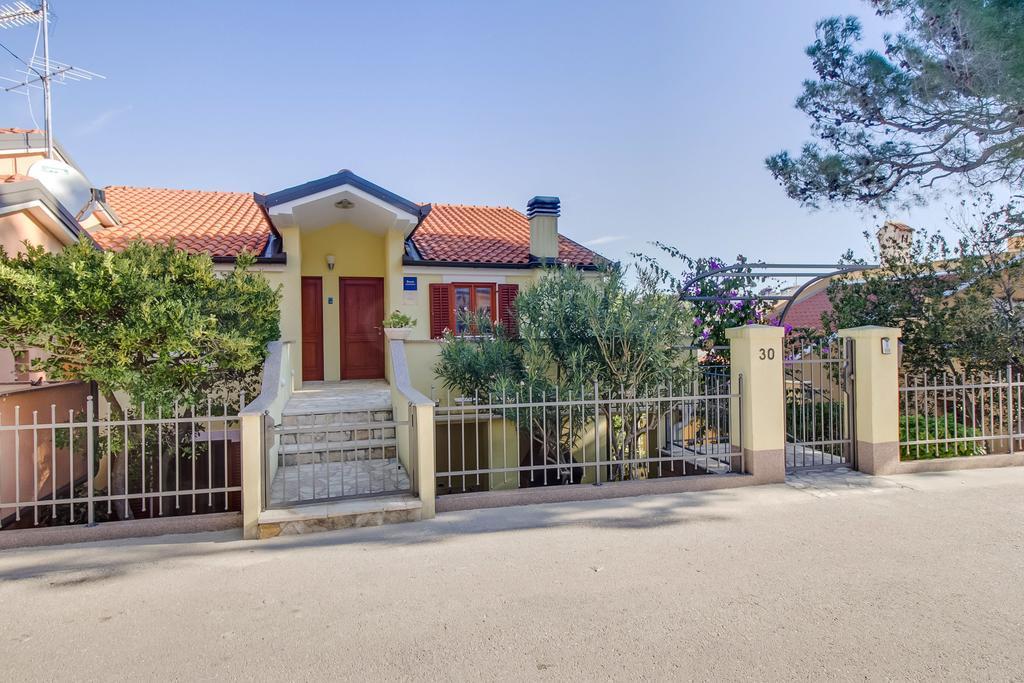 מאלי לוסיניי Adriana Apartment מראה חיצוני תמונה